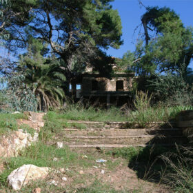 Come sapere a chi appartiene una casa abbandonata